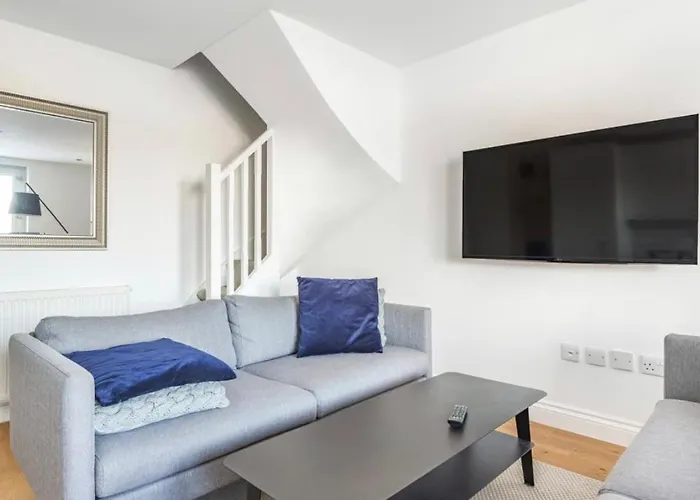 No.1 Universal House - Double Bedroom Apartment
