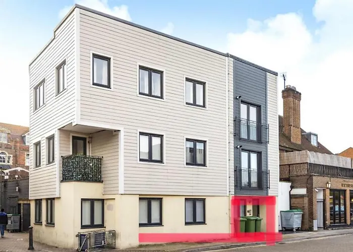 No.1 Universal House - Double Bedroom Apartment