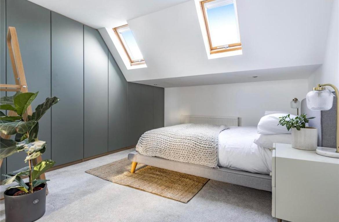 No.1 Universal House - Double Bedroom Apartment Bromley