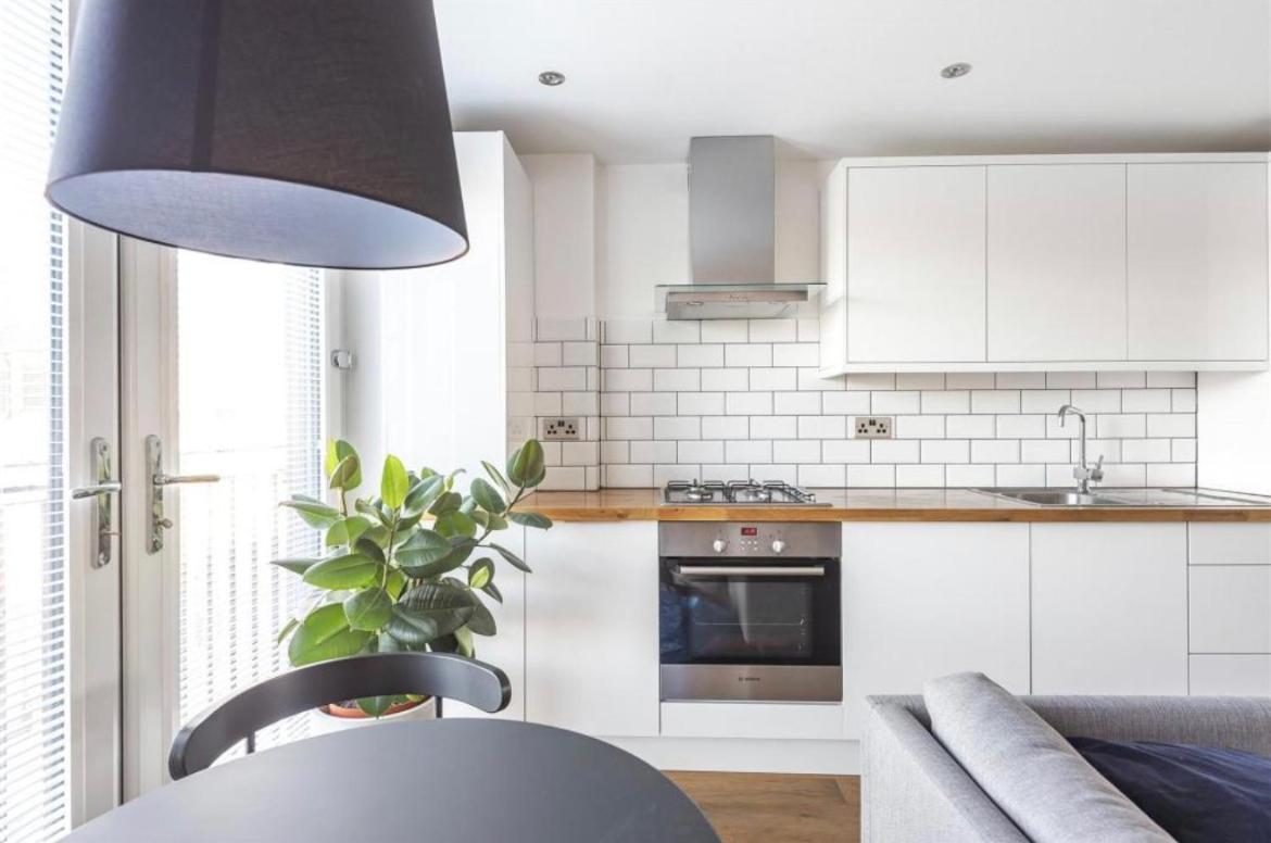 No.1 Universal House - Double Bedroom Apartment