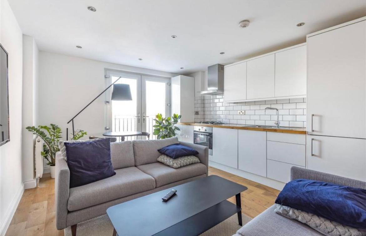 No.1 Universal House - Double Bedroom Apartment Bromley
