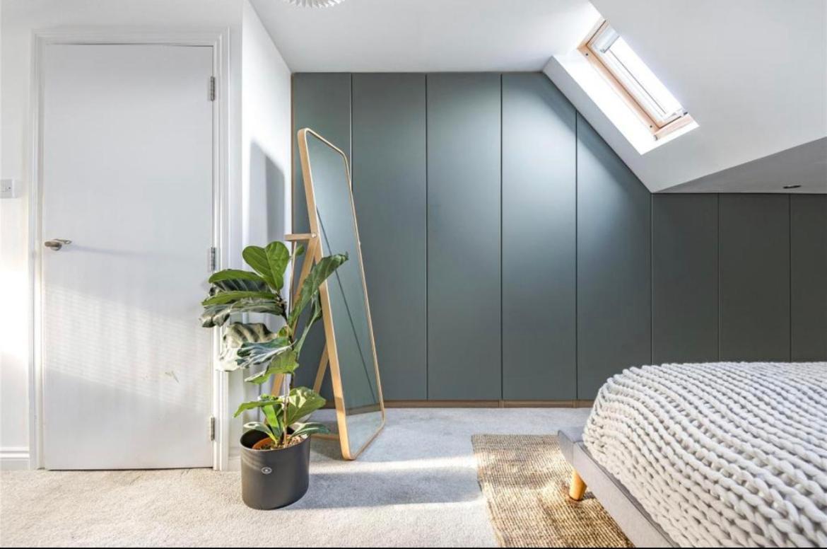 No.1 Universal House - Double Bedroom