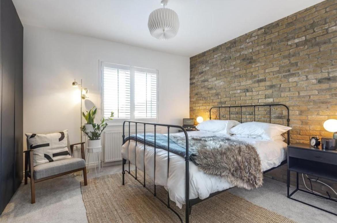 No.1 Universal House - Double Bedroom Apartment Bromley